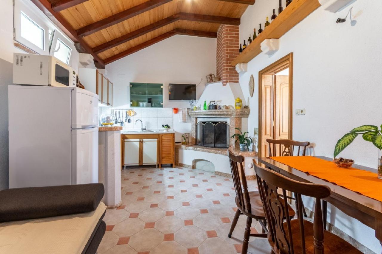 Apartments Darija Pucisca Dış mekan fotoğraf